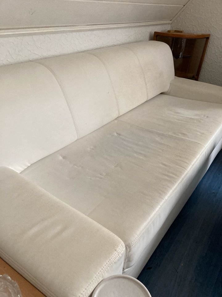 Sofa in weiß zu verschenken in Porta Westfalica