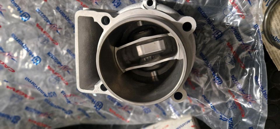 Cylinder Head Husqvarna TE in Aue