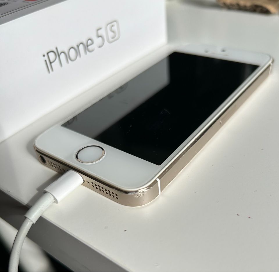 iPhone 5 S Gold 16gb in Hannover