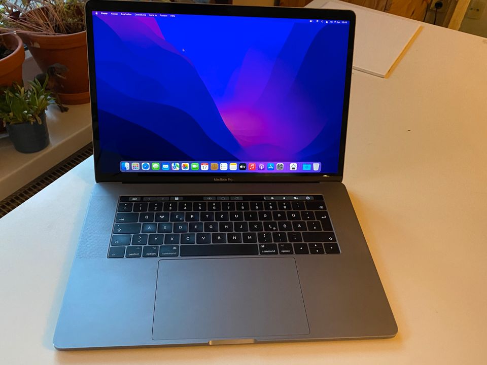 Apple MacBook Pro 2016 15 Zoll Intel Core i7 2,9 GHz 2 TB SSD 16 in Berlin