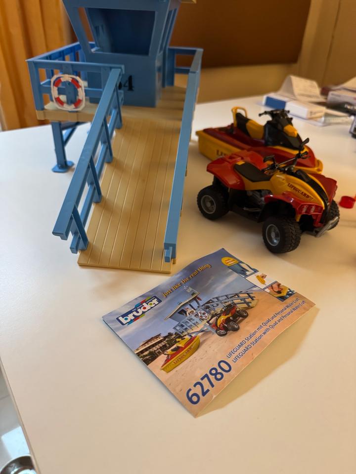 Bruder 62780 Life Guard Station + Quad/Jetski Rettungsschwimmer in Embsen