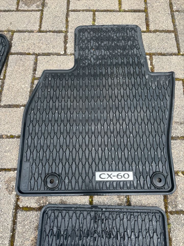 Set Fußmatten Mazda CX60 original in Balduinstein