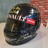 Formel 1 S. Vettel 1:1 Helm Replika mit original Unterschrift Hessen - Groß-Rohrheim Vorschau