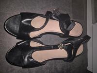 Esprit Keilabsatz Schuhe Damen schwarz Sandalen 38 Nordrhein-Westfalen - Velbert Vorschau