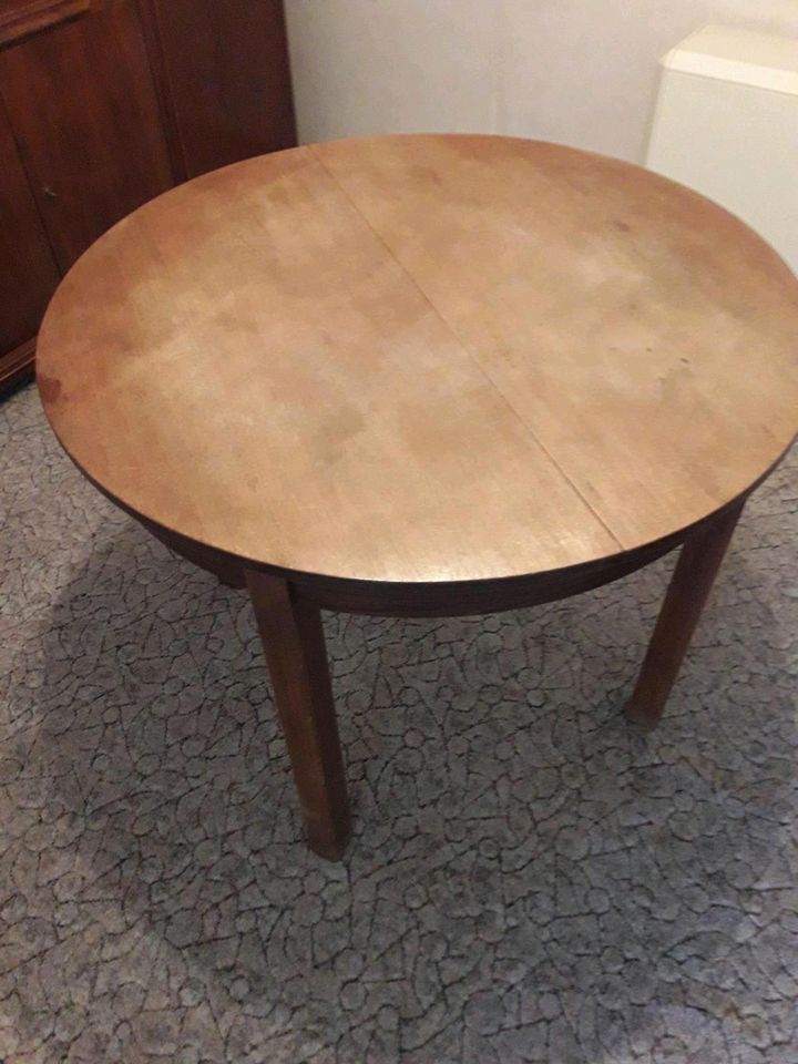 Tisch, Esstisch,  rund, ausziehbar in Grimma