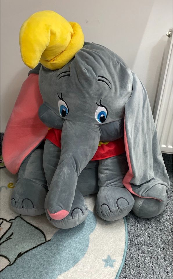Dumbo Kuscheltier XXL in Löhne