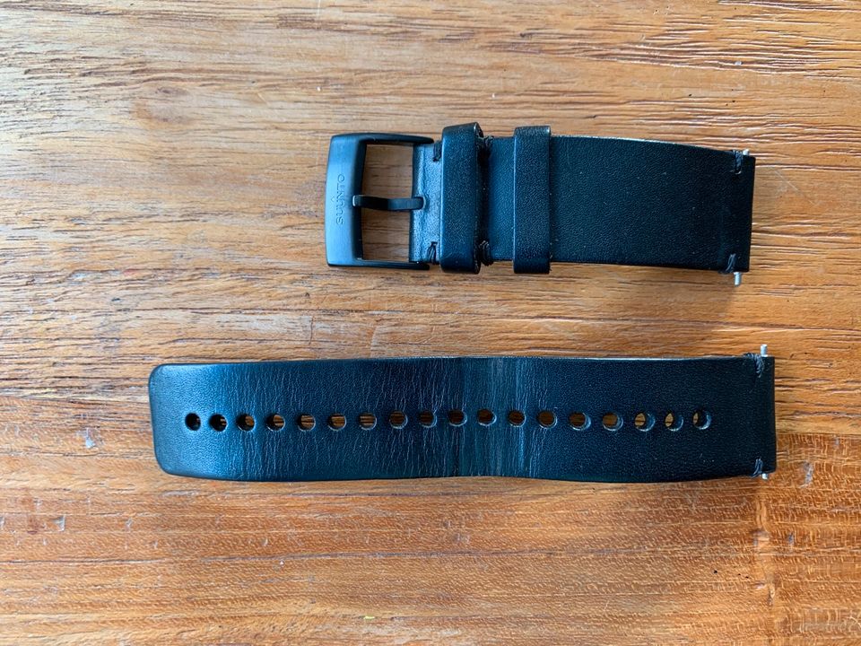SUUNTO 24mm Urban 2 Leather Strap Leder Armband in Hünstetten