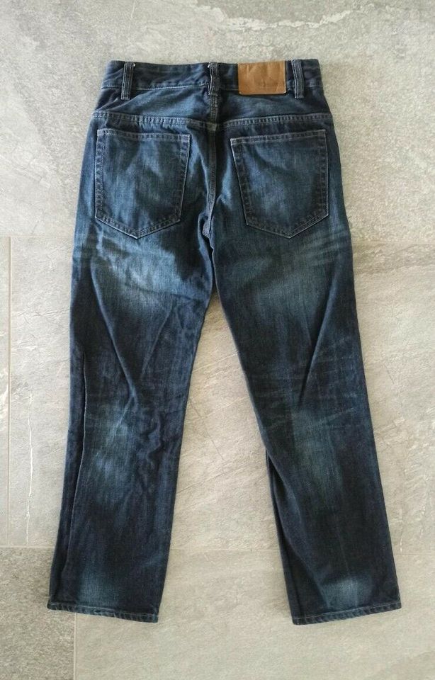 Jeans Gr. 146, fast neu in Staufenberg