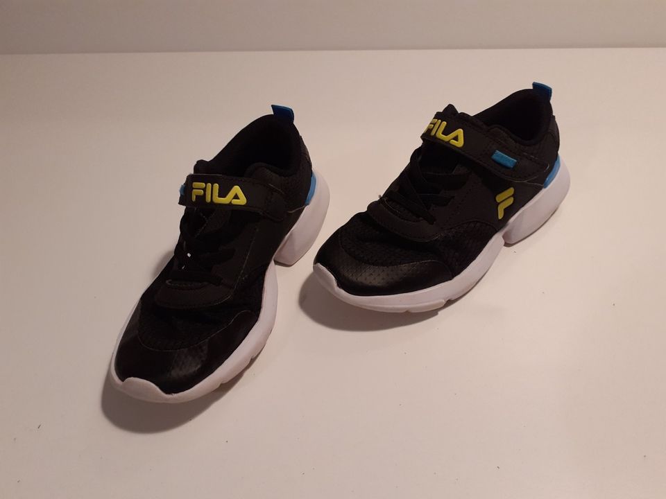 FILA Hallen / Freizeitschuhe Kinder Gr. 32 in Neuenkirchen