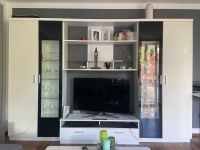 Ab 15.7./1.8. Wohnzimmer Wohnwand Schrank weiß MDF Hochglanz Nordrhein-Westfalen - Paderborn Vorschau