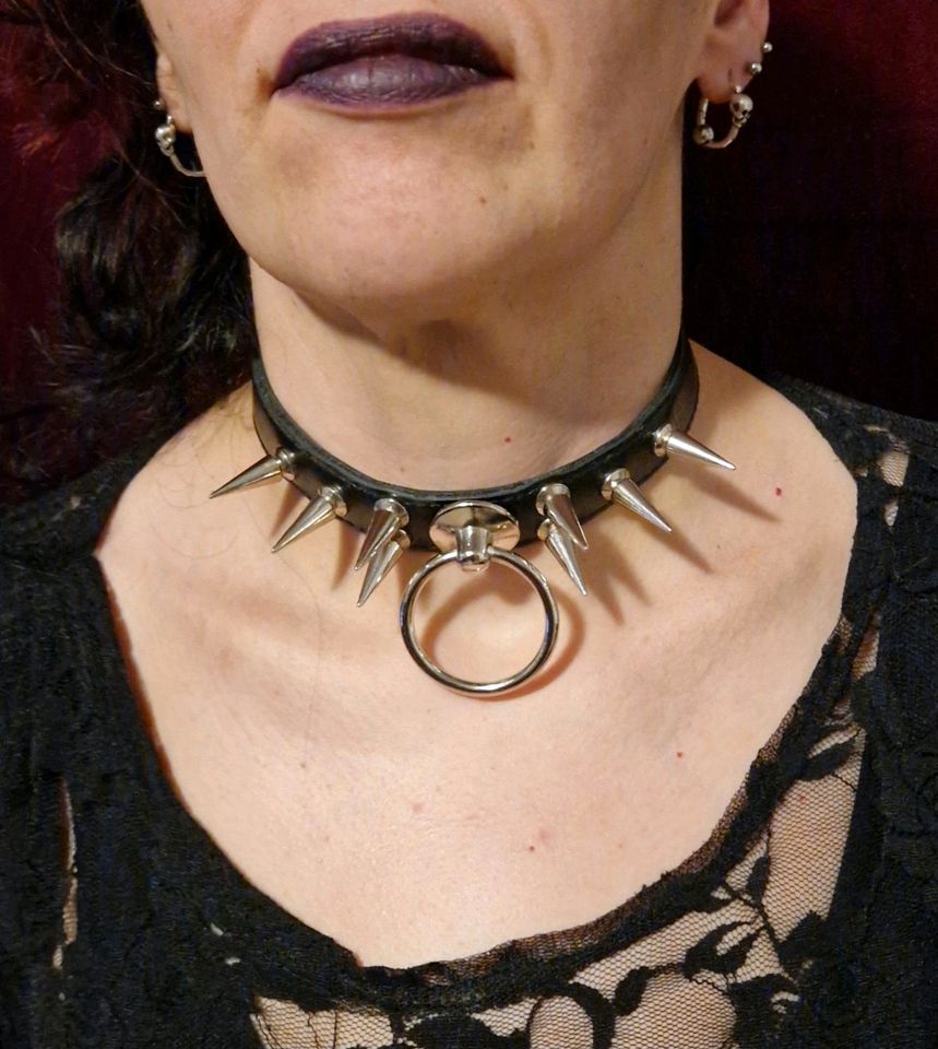 Halsband / Choker * Neu * Echtleder * Nieten * O-Ring * Gothic in Halle