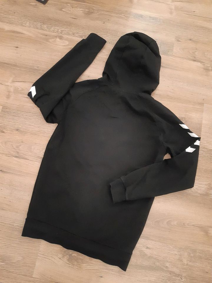 Schwarze Hummel Sweatjacke Zip Hoodie Größe S Trainingsjacke Logo in Markkleeberg