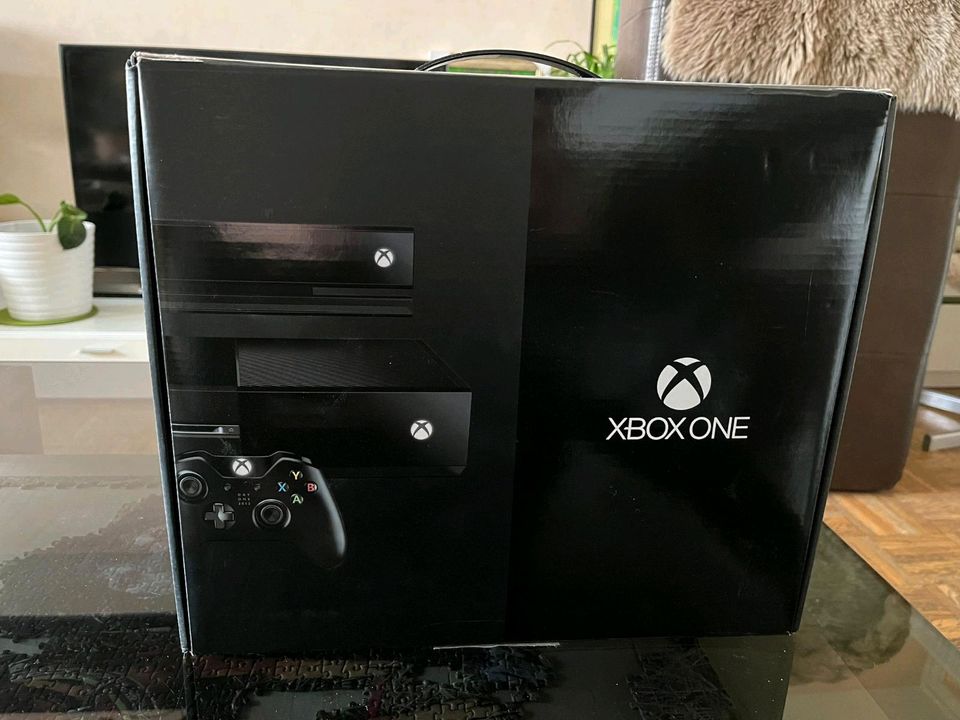 XBOX one Kinect First Edition 500GB in Erding