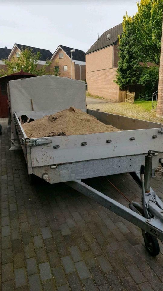 Wir bieten Gartenarbeiten Heckenschnitt Rasen Fräsen Bäume in Goch