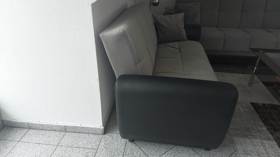 Couch Sitzgarnitur Sofa grau schwarz 3 + 2 + 2 in München