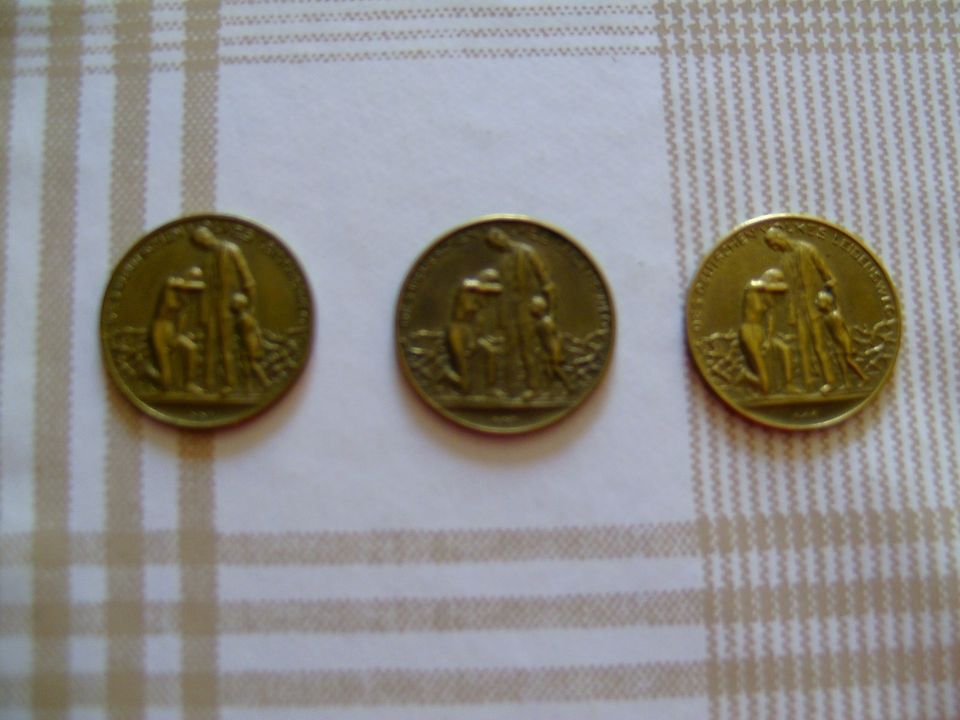 Verkaufe 3 alte Münzen im Konvolut  „Des Deutschen Volkes Leid... in Karsbach