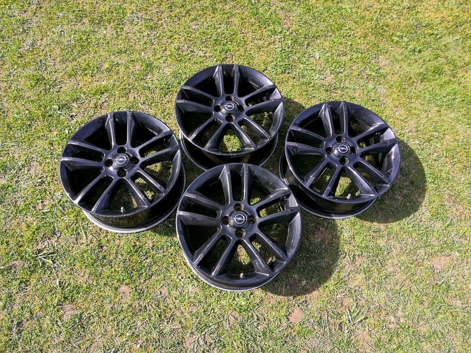 Alufelgen Opel Corsa D 17 Zoll 4x100 Meriva Astra G F E 215 45 R in  Rheinland-Pfalz - Beuren (Hochwald) | Reifen & Felgen | eBay Kleinanzeigen  ist jetzt Kleinanzeigen