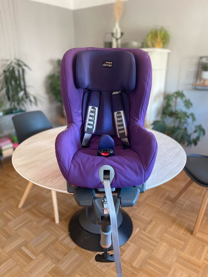 Kindersitz Safefix Plus Britax Römer 9 - 18 kg in Northeim