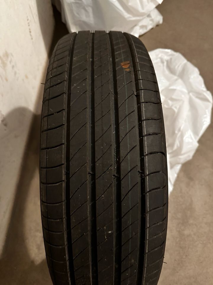 Neuer Satz Michelin Sommerreifen 195/60 R18 96 H. DOT 32/23 in Solingen