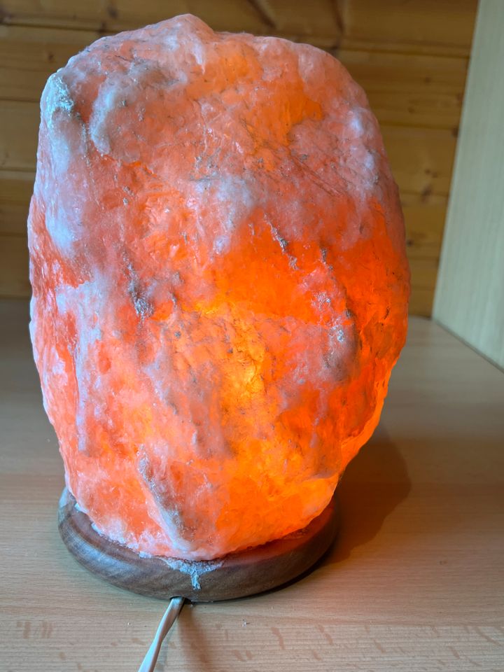 Salzkristalllampe in Garching an der Alz