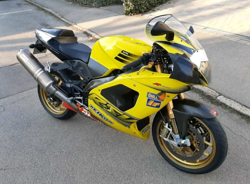 Aprillia RSV 1000R Factory RP03 Mille in Olpe