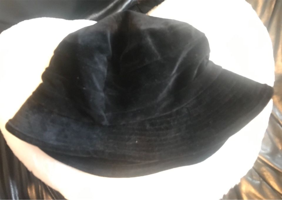 Hut aus schwarzem Samt, 100 %, , sehr guter Zustand, Größe 57 in Unna