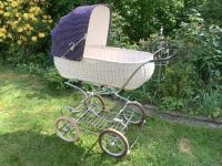 Kinderwagen Retro 70er Jahre Korb blau weiß Nordrhein-Westfalen - Hückeswagen Vorschau