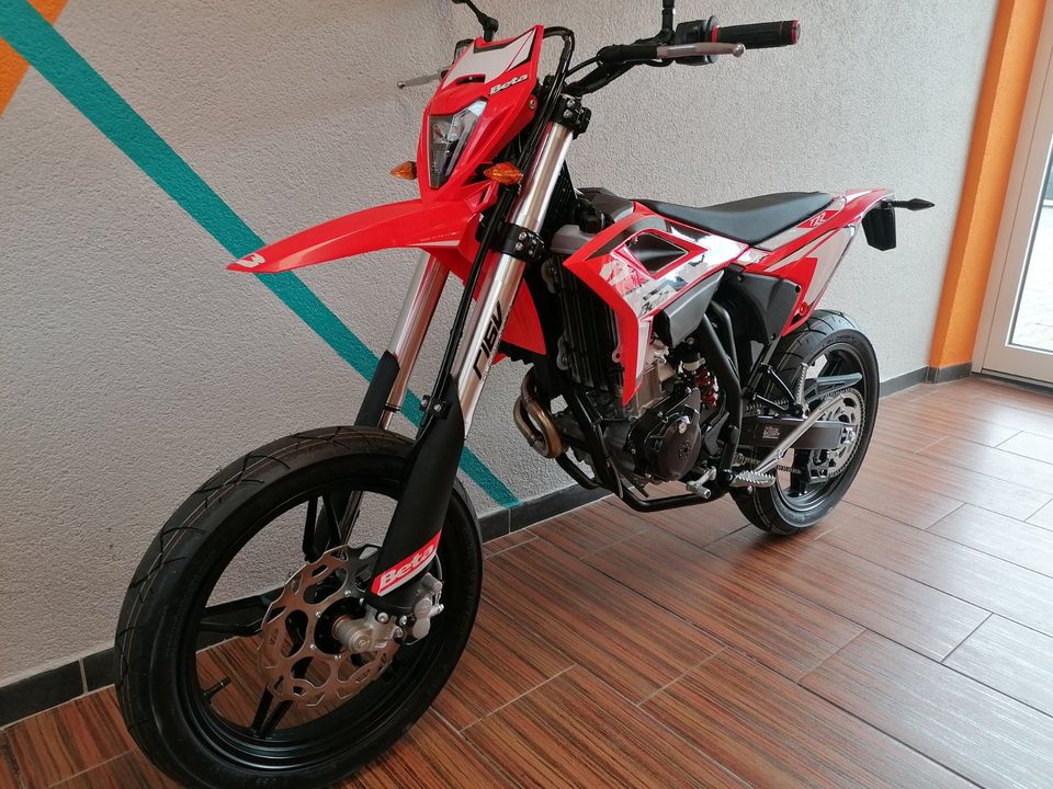 Beta RR 125 T Motard 4T MY23 / RR125 R /125 LC *SOFORT VERFÜGBAR* in Bramsche