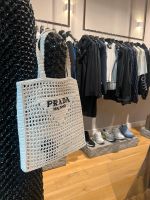 Prada Tasche tote bag gehäkelt Düsseldorf - Oberkassel Vorschau