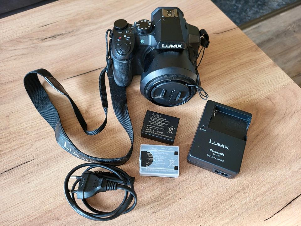 Digitalkamera Bridgekamera Panasonic Lumix DMC-FZ300 top Zustand in Hamburg