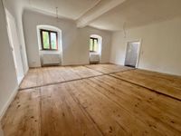 Stuck und Echtholzdielen: besondere 3-Zimmer-Wohnung nach Kernsanierung zu vermieten! Bayern - Maßbach Vorschau