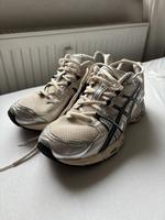 ASICS Gel-Nimbus 9 Creme schwarz US11 EU45 Berlin - Mitte Vorschau