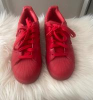 Tolle rote Adidas Schuhe  Damen Hessen - Neu-Isenburg Vorschau