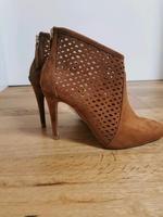 Zara Stiefeletten Gr. 37 neu Nordrhein-Westfalen - Grevenbroich Vorschau