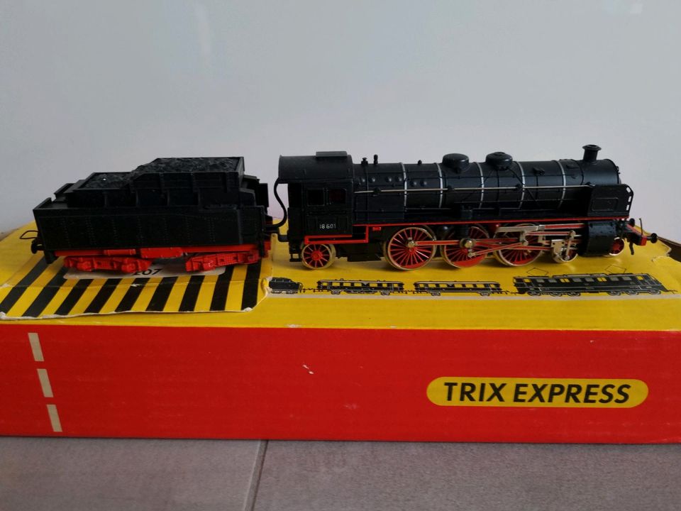 Trix Express 2207 Schnellzuglok BR18 601 in Aachen