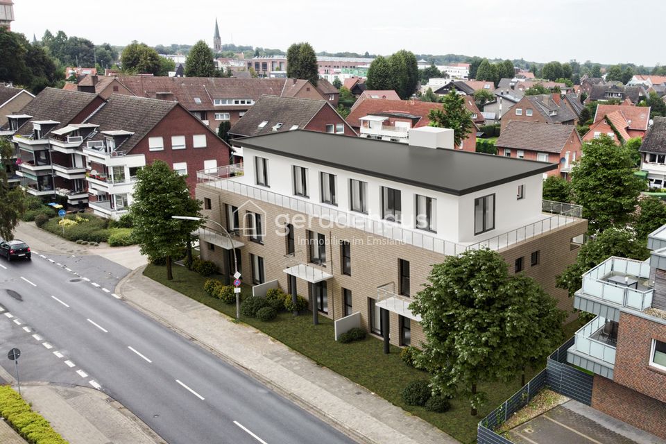 Exklusives Wohnen am Wasserturm: Neubau-Obergeschosswohnung mit sonnigem Balkon in Laxten