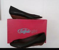 Buffalo Schuhe / Sandalen aus Leder mit Keilabsatz Größe 39 Frankfurt am Main - Dornbusch Vorschau