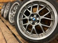 BMW 1er e81 e87 Alufelgen 8x18 5x120 ET35 Sommerreifen 235 40 R18 Baden-Württemberg - Wernau Vorschau