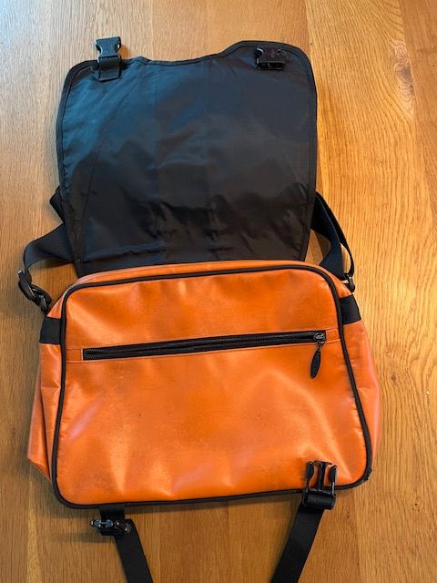 Vaude Schultertasche orange - 37 x 26 cm in Moers