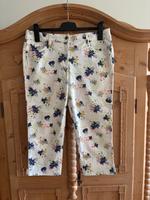 Jeans 40 weiß mit Blumen neuwertig München - Ramersdorf-Perlach Vorschau