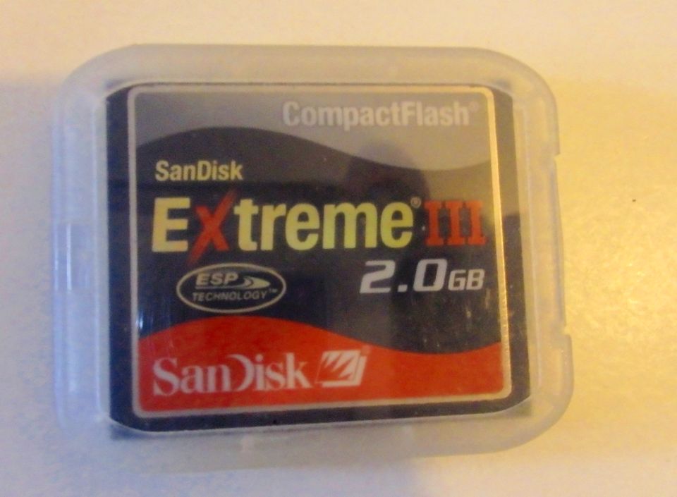 SanDisk EXtreme III , 2GB , kl.Stativ u. Zubehör in Löbau