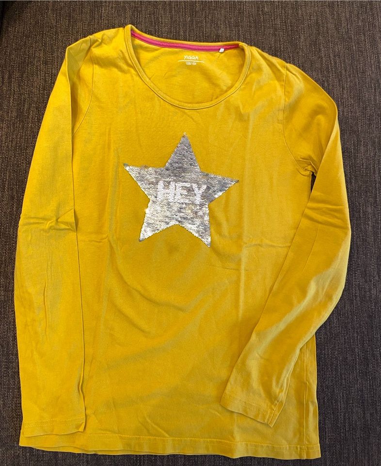 Langarm Shirt Gr 158 / 164 Yigga Wendepailetten gelb in Mettmann
