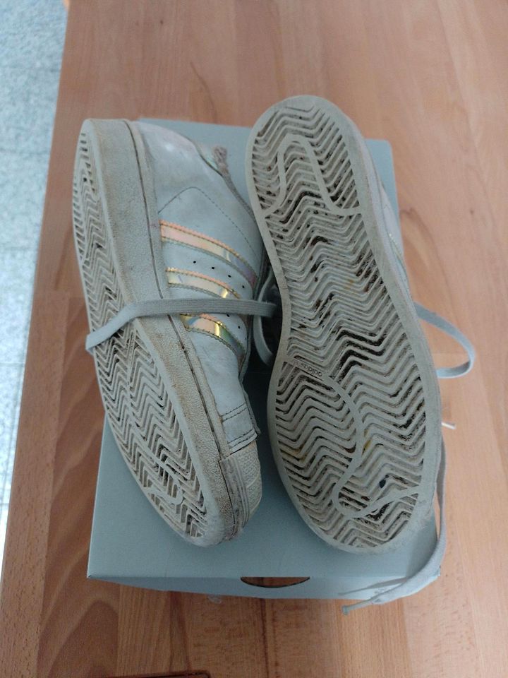 Adidas Superstar Größe 38,5 in Herzogenrath