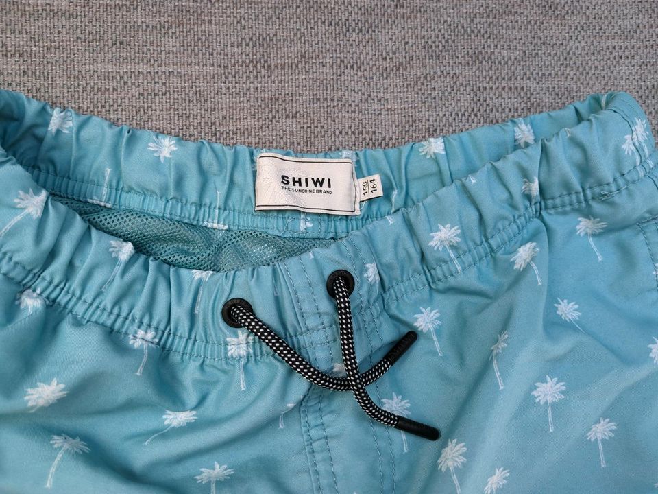 SHIWI Badeshorts Jungen 158 164 Mint m. Palmen in Rossau (Sachsen)