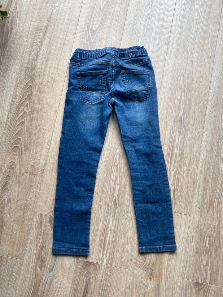 Jeans junge gr.140 in Radebeul