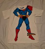 Superman T shirt Größe 116-122 Frankfurt am Main - Ostend Vorschau