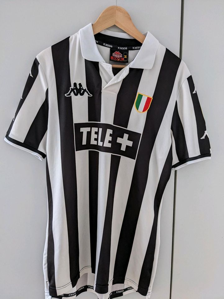 Vintage Juventus Turin Trikot 1999 in Hamburg