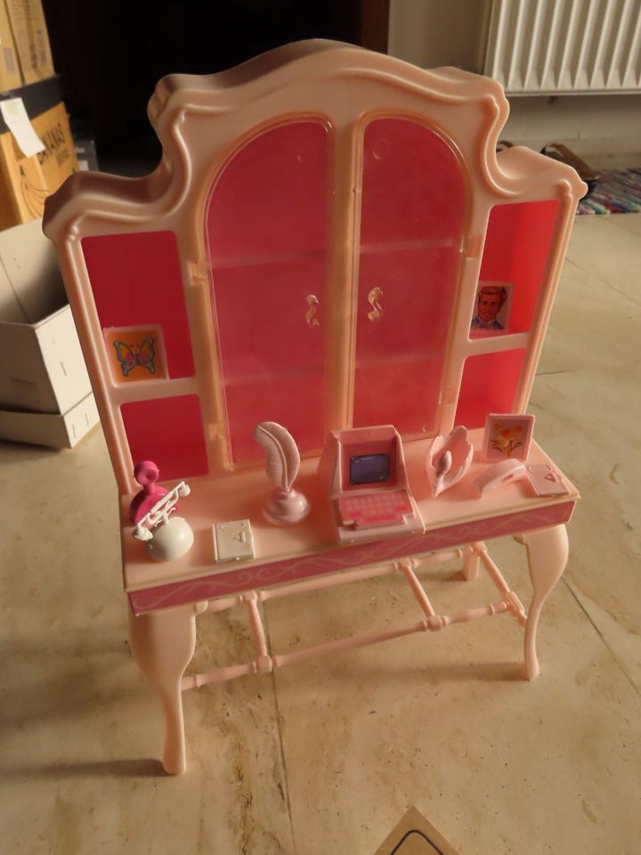 Möbel Fashion Buffet +Hocker, kleiner Schrank Barbie 1984 in Fürthen