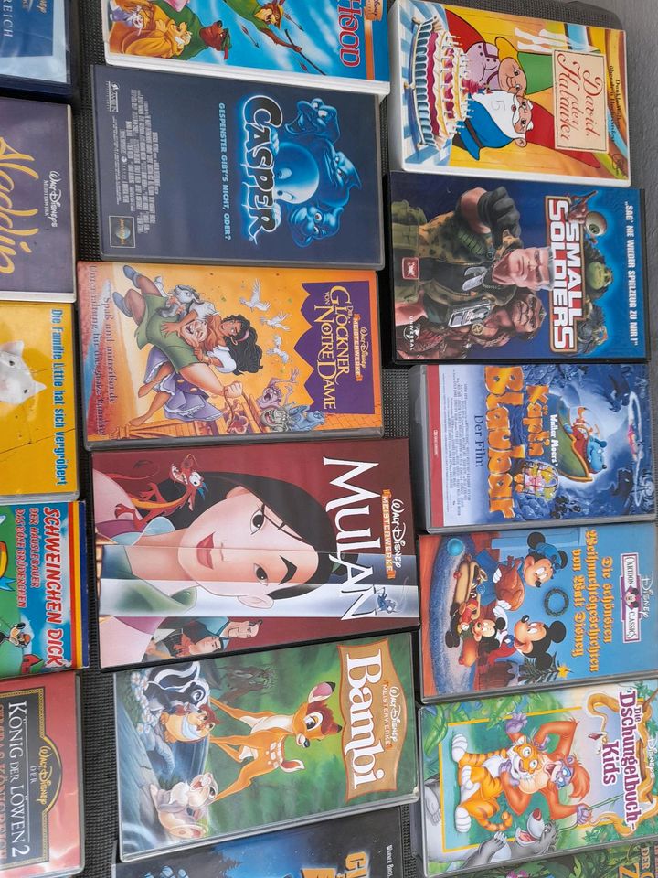 Über 80 VHS Filme/ Kasetten in Altena