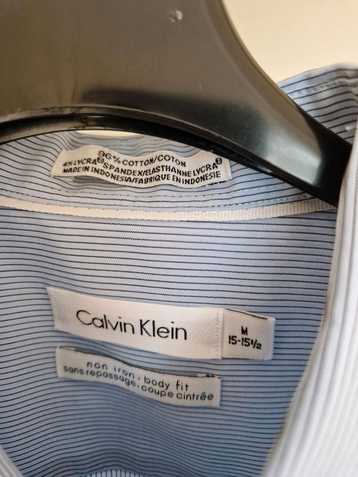 Hemd von Calvin Klein in gr. M NEU in Wenden